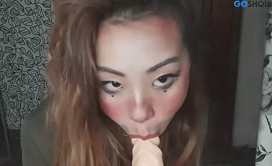 Teasing Temptress Oral Delights