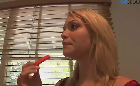 Young Lesbian MILF Desires Clit Fingering Doggystyle
